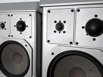 Grundig M800 - Silver - 2