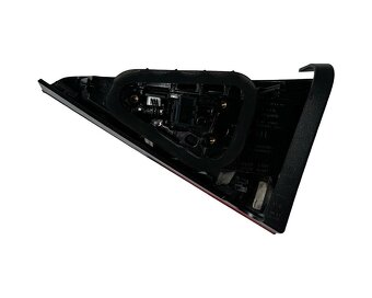 LED světlo levé zadní vnitřní 3V9945307F Škoda Superb 3 17 - 2