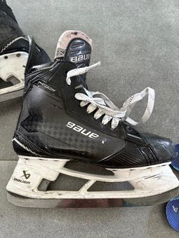 Prodám hokejové brusle Bauer Supreme Shadow SR - 2