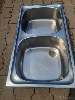 Nerezový kuchyňský dvoudřez dřez - 2