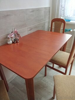Jídelní stůl a židle - 2