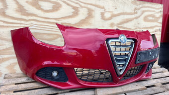 131. PŘEDNÍ NÁRAZNÍK ALFA ROMEO JULIETA - 2