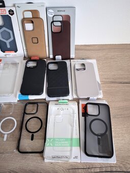 Pouzdra + skla iPhone 16 Pro Max ( 20.509 Kč  ) - 2