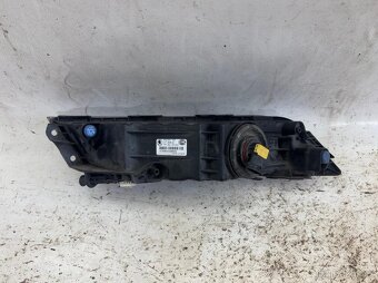 Pravá mlhovka Škoda Superb 3 - 2