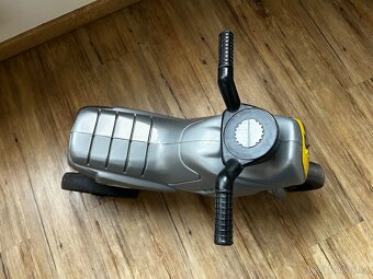 Dětské plastové odrážedlo - 2