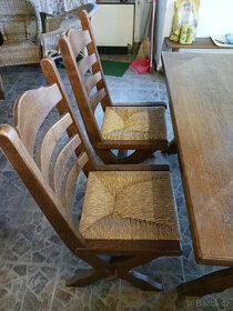 Jídelní stůl masiv + 4 židle / Holanský nábytek / - 2