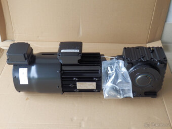 Elektromotor s převodovkou 2,2W 164 ot./1min - 2