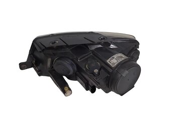 Pravý halogen světlo 3C0941006AB VW Passat B6 r.v. 2009 - 2