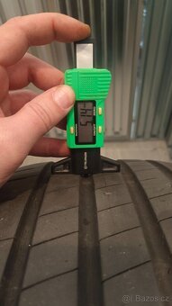 225/40/19 225/40 r19 - 2