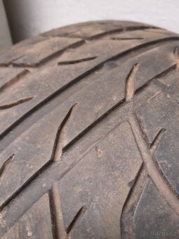 235/45 R17 - 2