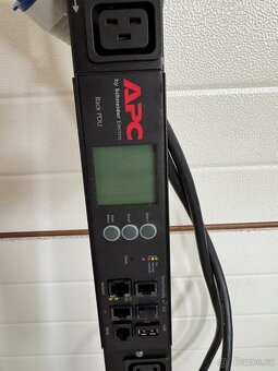Napájecí lišta do Racku (PDU) APC - 2