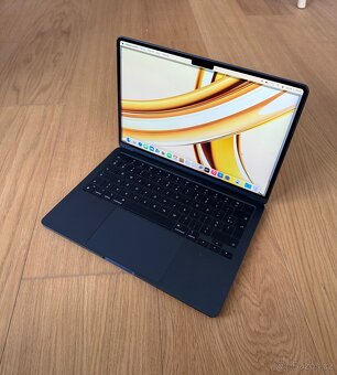ZÁNOVNÍ APPLE MACBOOK AIR 13” M2/256GB/8GB/BATERIE 100% - 2