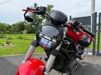 Ducati Monster 696 (2011, 31tis) - 2