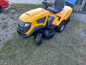 zahradní traktor Stiga - 2