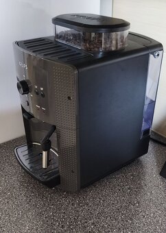 KRUPS EA810B70 Essential Espresso - 2