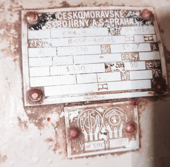 Elektromotor 4.8 KW 380V - Ø hřídele 32mm - 2