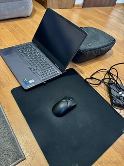 Lenovo LOQ 15IRH8 - 2