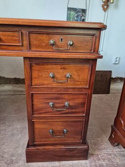 Starožitný luxusní psací stůl - prostorový - 2