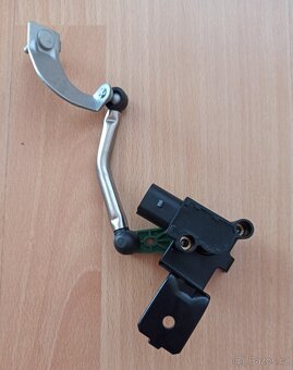 Snímač nastavení výšky xenonů VW Audi Škoda Seat - 2