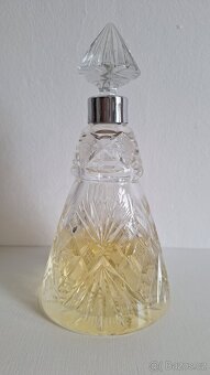 Broušená skleněná křišťálová karafa s koňakem - 2