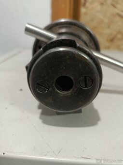 Zavitovaci hlava - 2