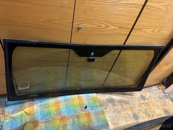 Čelní okno Jeep Grand Cherokee - 2
