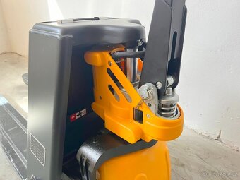 Plně elektrický paletový vozík P20i - 2