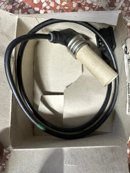 Snímač otáček klikové hřídele BMW E34 E36 - 2