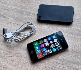 ikonický Apple iPhone 4 32gb v černé barvě, krásný stav. - 2