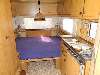 Dvouosý karavan Dethleffs - 2