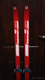 Prodám pěkné běžky 407 benner 140cm dlouhé. - 2