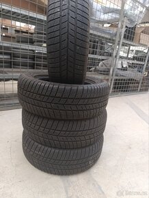 Prodám zimní pneumatiky BARUM polaris 5.225/60 R17 - 2