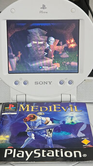 PlayStation One + LCD display + Tekken 3 - 2