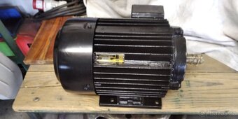 Prodám elektromotor 5,5 kW, 1430 ot/min - 2