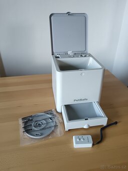 Automatická krmička pro psy, PetSafe - Teach  treat - 2