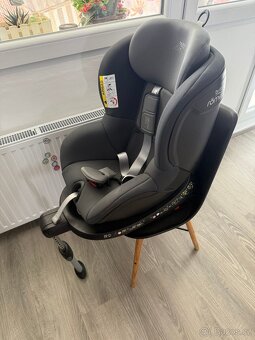 Autisedačka Britax Römer Dualfix, otočná 360° - 2