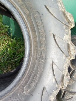 Pneu 25x10-12 - 2