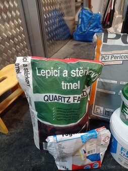 Zbytky stavebního materiálu ze stavby - 2