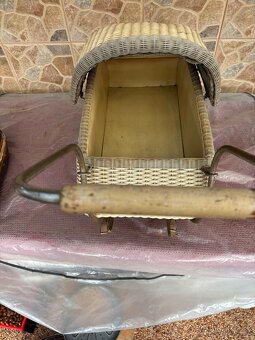 Starožitný kočárek pro panenky - 2