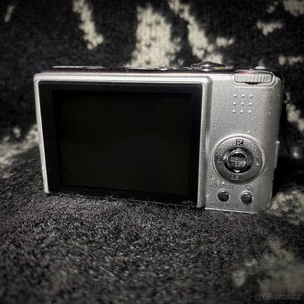 Panasonic Lumix DMC-FX01 digitální fotoaparát - 2