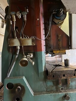 Excentrický lis ŠMERAL LEN 63 C - 2