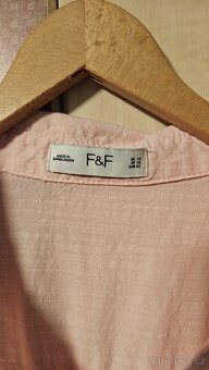 Hezká meruňková halenka zn. F&F. - 2