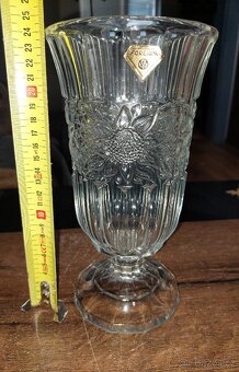 Krásná skleněná váza - 2