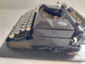 Starý psací stroj Mirsa Ideal - 2