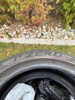PIRELLI 245/40 R 19 - Použité 5-5.3 mm - 2