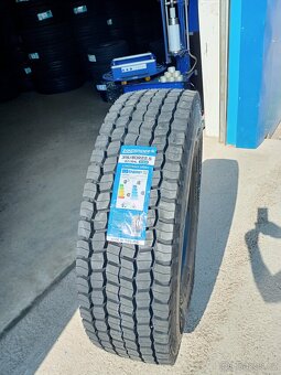 Nákladní pneu. Landspider Longtraxx DR660 315/80 R22,5 - 2