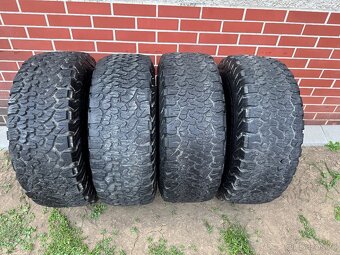 Prodám offroad pneu 315/70 r17 315/70/17 4x4 R17 SUV - 2