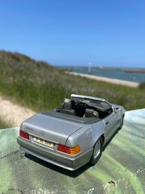 Mercedes-Benz SL500 SL model auta 1:18 - 2