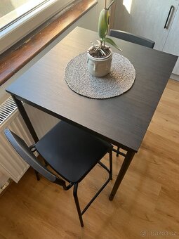 Stůl IKEA - jídelní + dvě židle (barový set) - 2