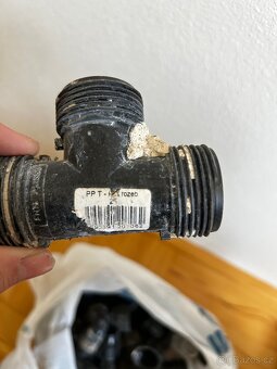 Plastové šroubovací spojky pro PE potrubí - 2